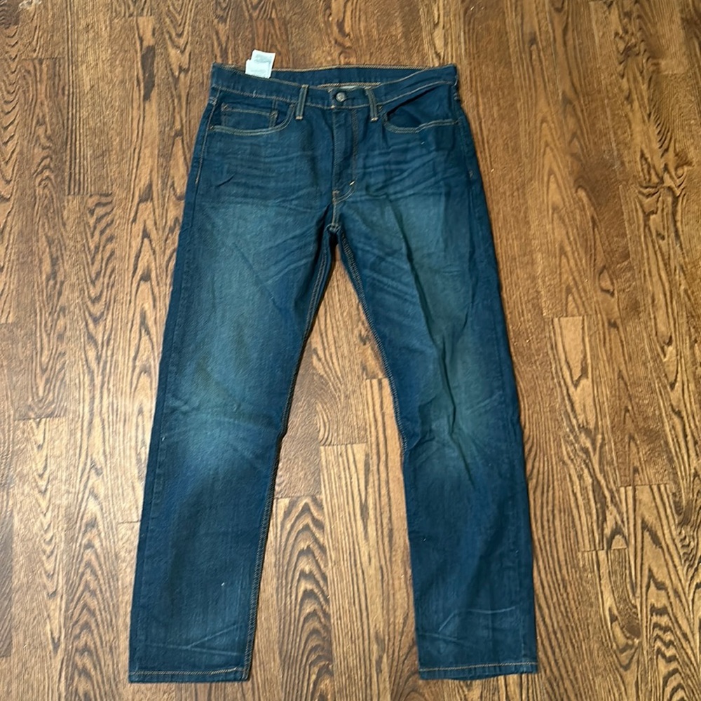 Men’s Levi’s 502 34 x 32 - like new